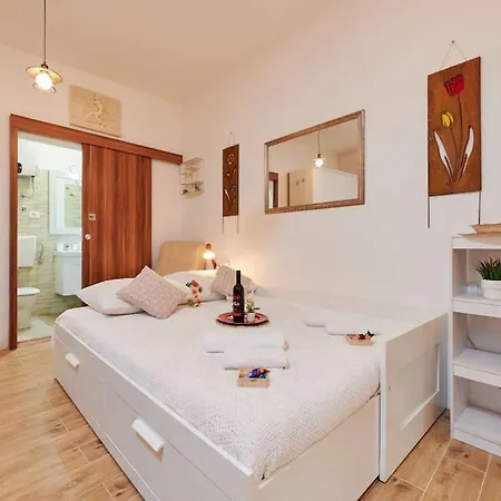 Апартаменты Studio Apartman Ivan *